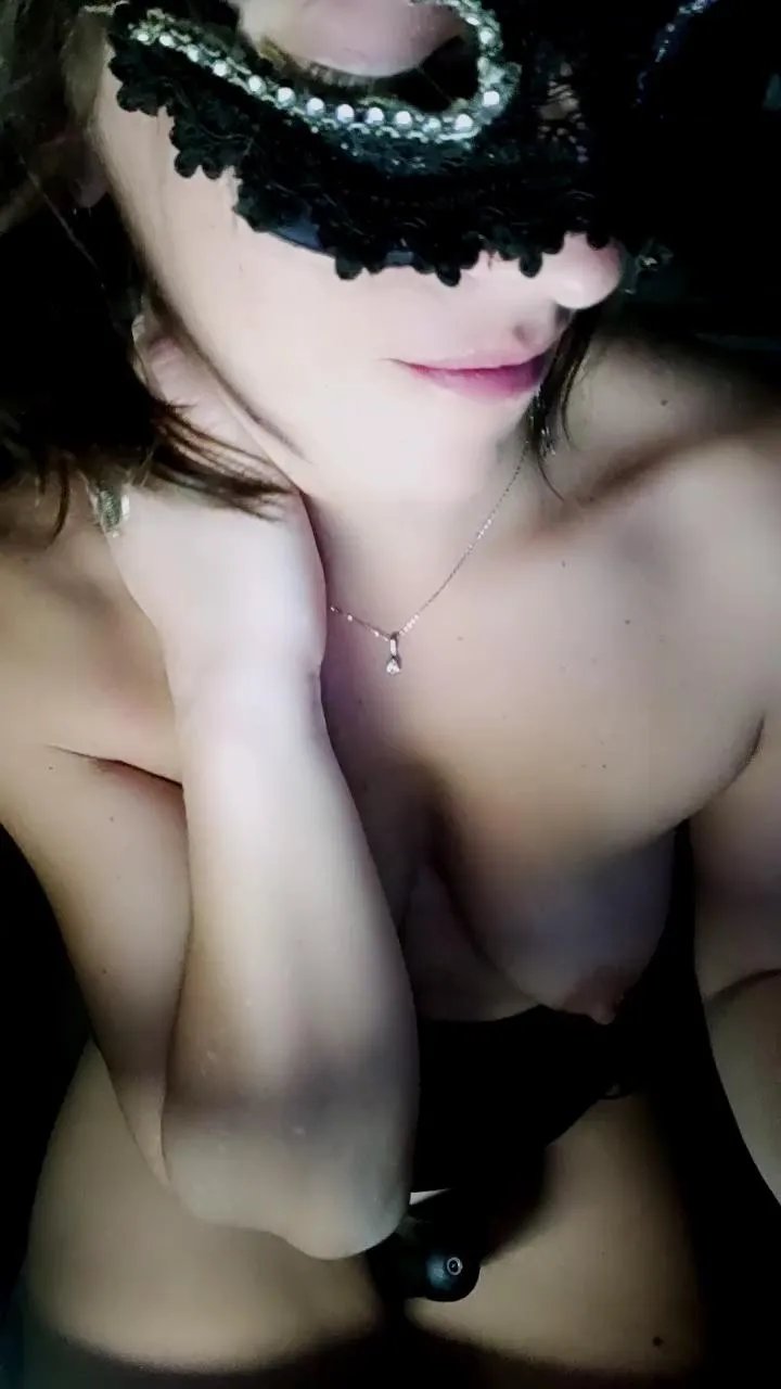 Freechat Paola_1985 on Cam4