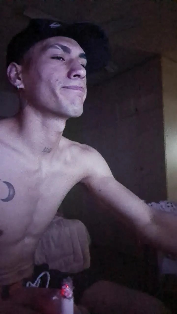 Offline ParejitaZsurr on Cam4