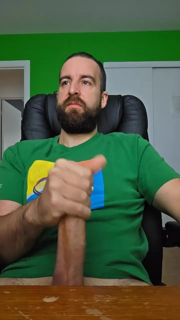 Offline Pauly1988 on Cam4