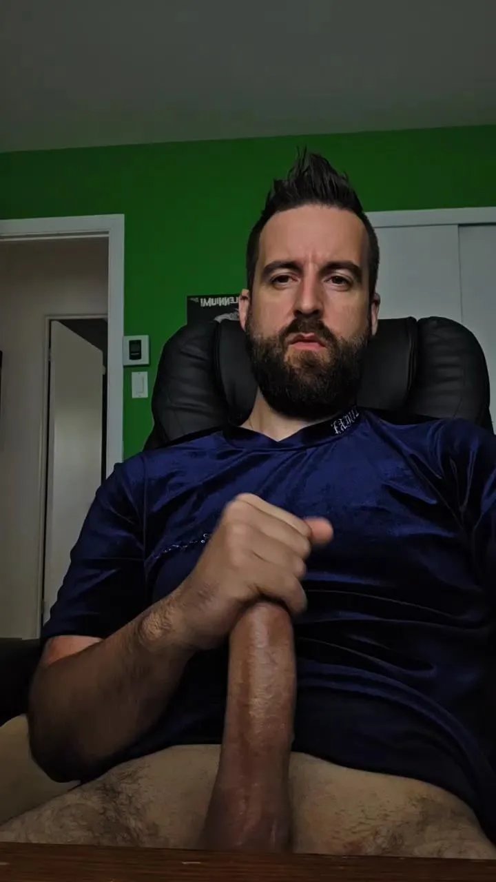 Offline Pauly1988 on Cam4