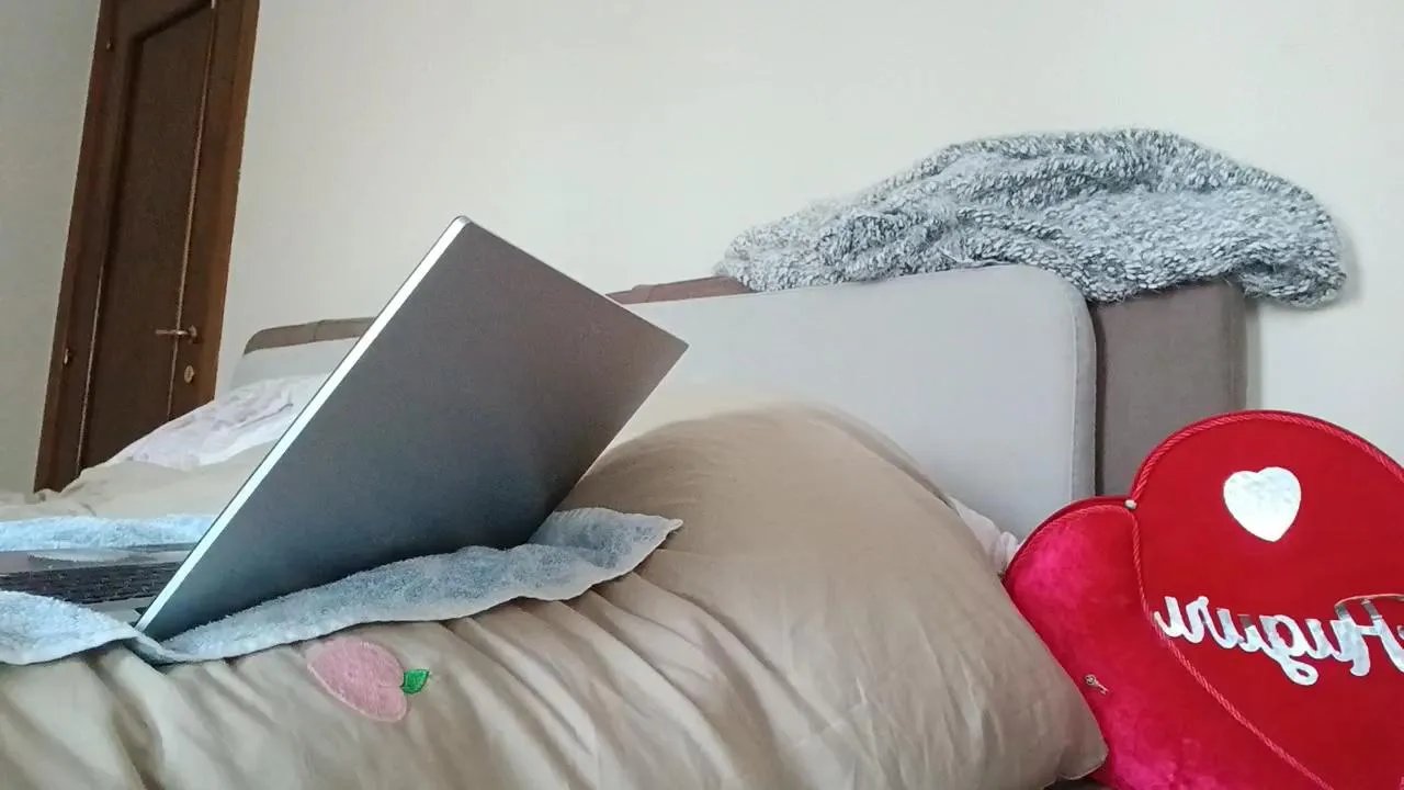 Offline PeachGirl92 on Cam4