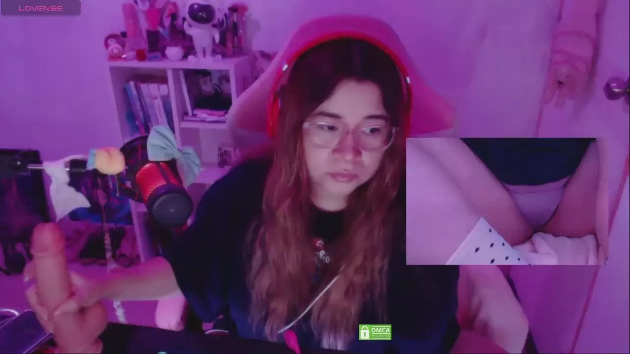 Offline pink_girl0n on Cam4