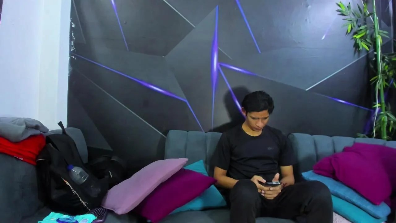 Offline playsgirlhot on Cam4