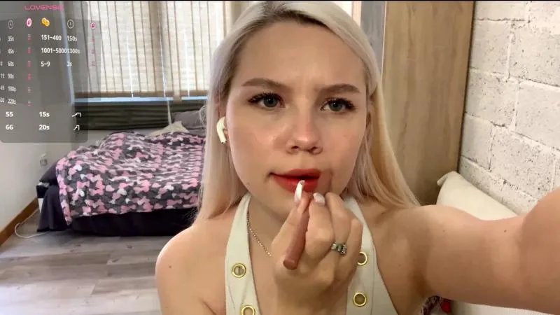 Offline PLUSHIE_EYES on Cam4