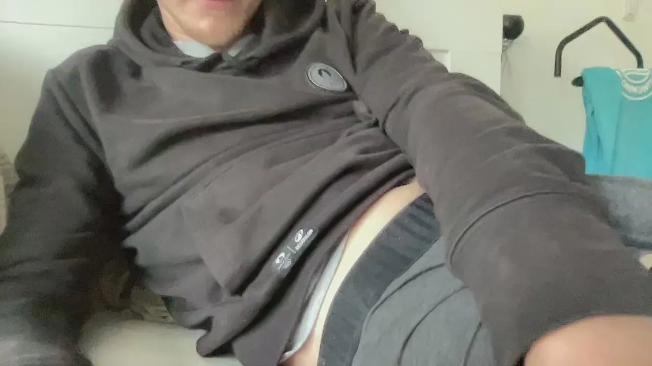 Freechat ptijuu on Cam4