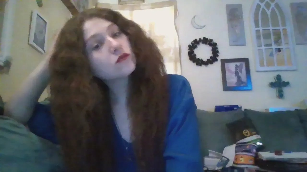 Freechat QueenCrimson on Cam4