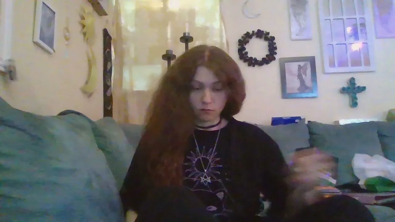 Freechat QueenCrimson on Cam4