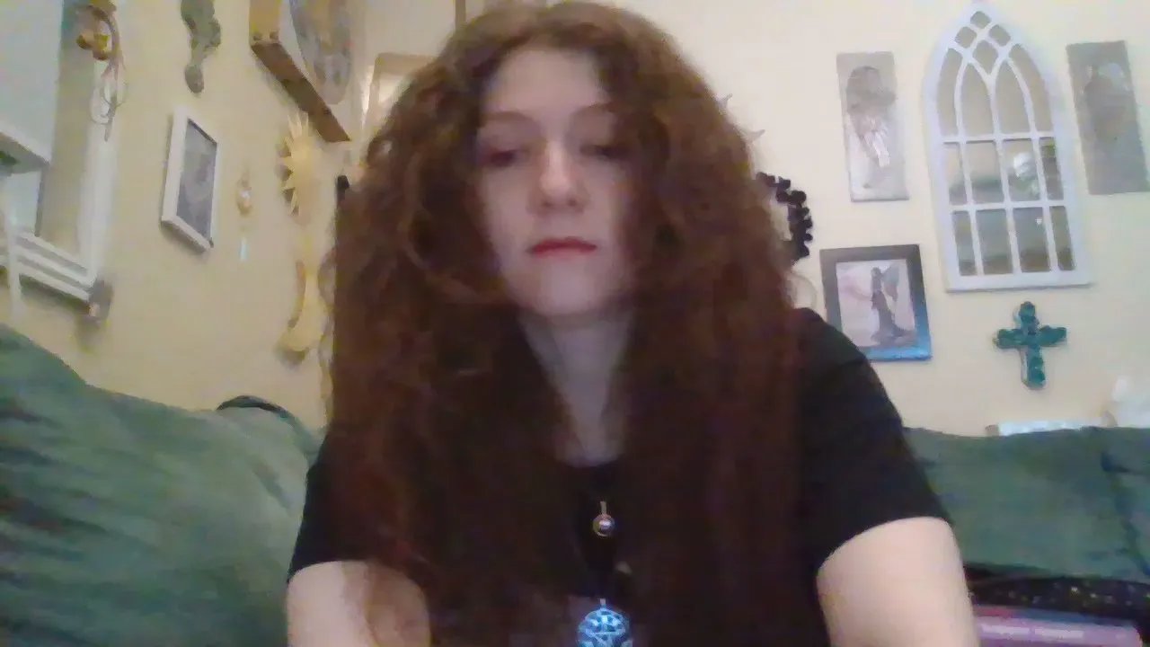 Freechat QueenCrimson on Cam4