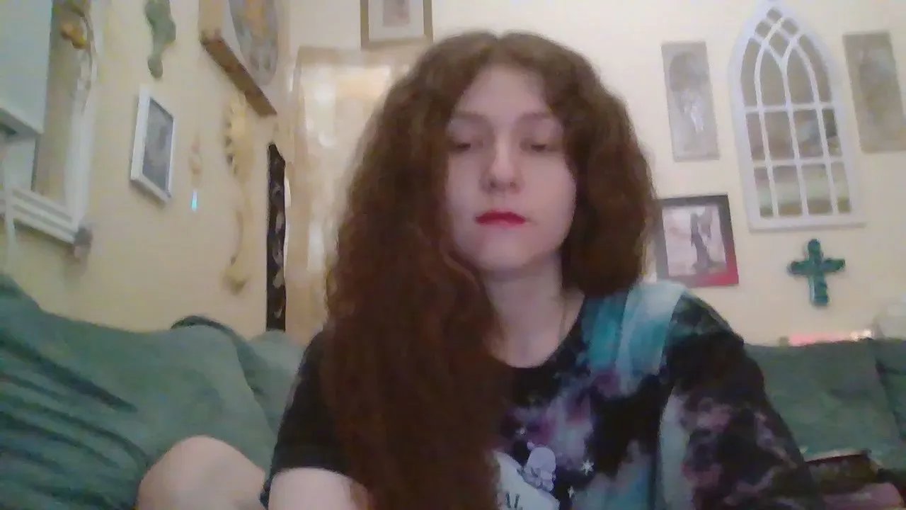 Freechat QueenCrimson on Cam4