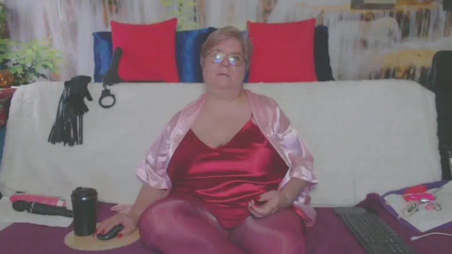 Freechat QueenPammy on Cam4