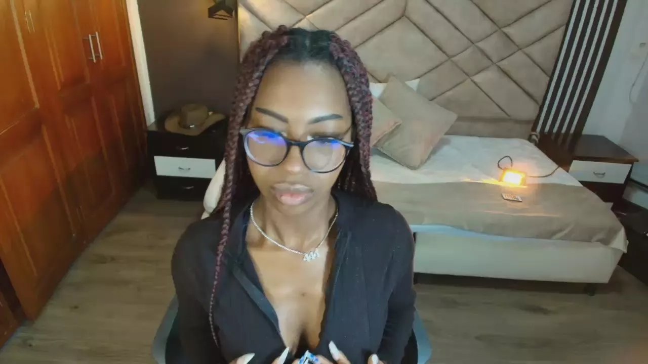 Offline Raqueljones_ on Cam4