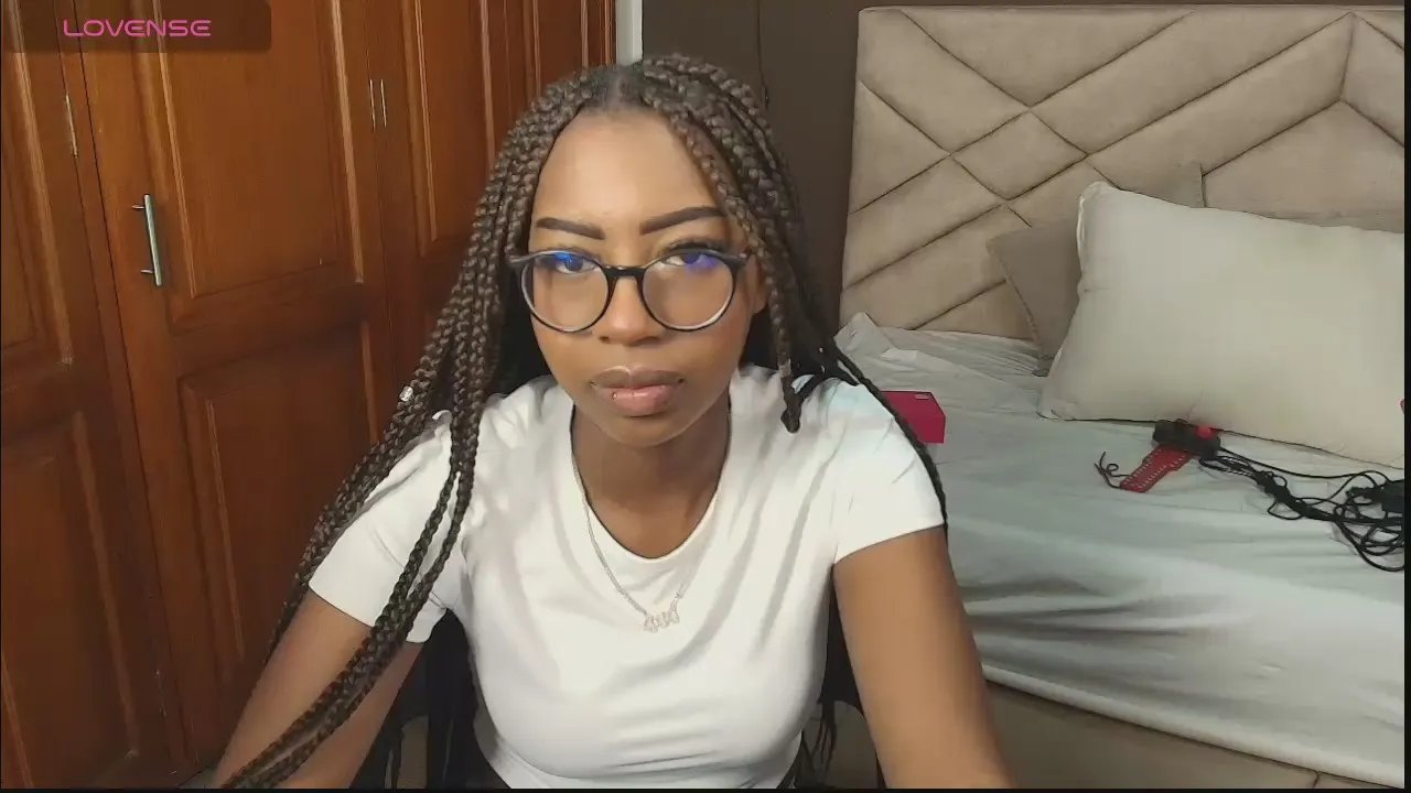 Offline Raqueljones_ on Cam4