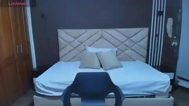 Offline Raqueljones_ on Cam4