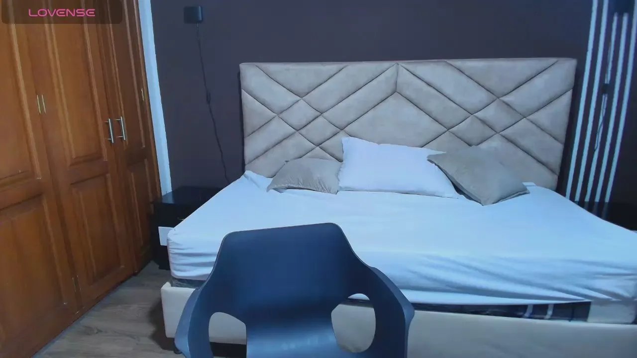 Offline Raqueljones_ on Cam4