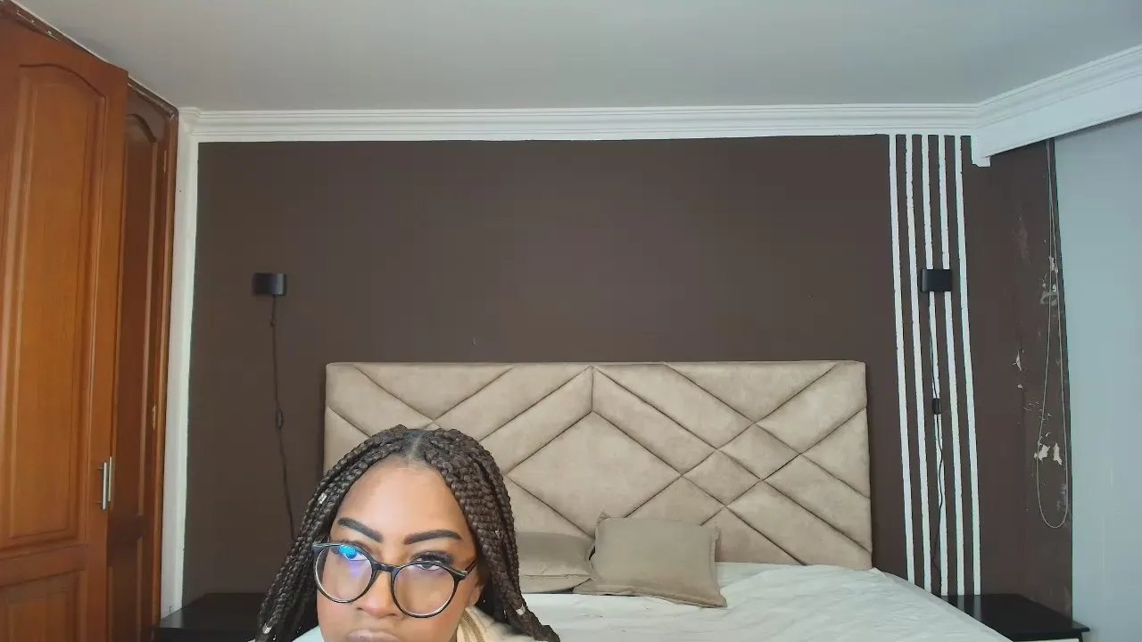 Offline Raqueljones_ on Cam4