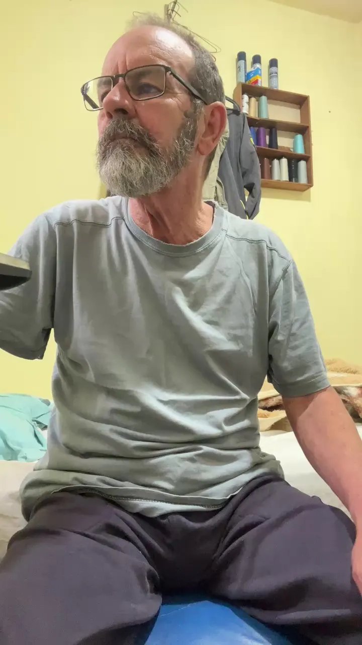 Offline raul4396624 on Cam4