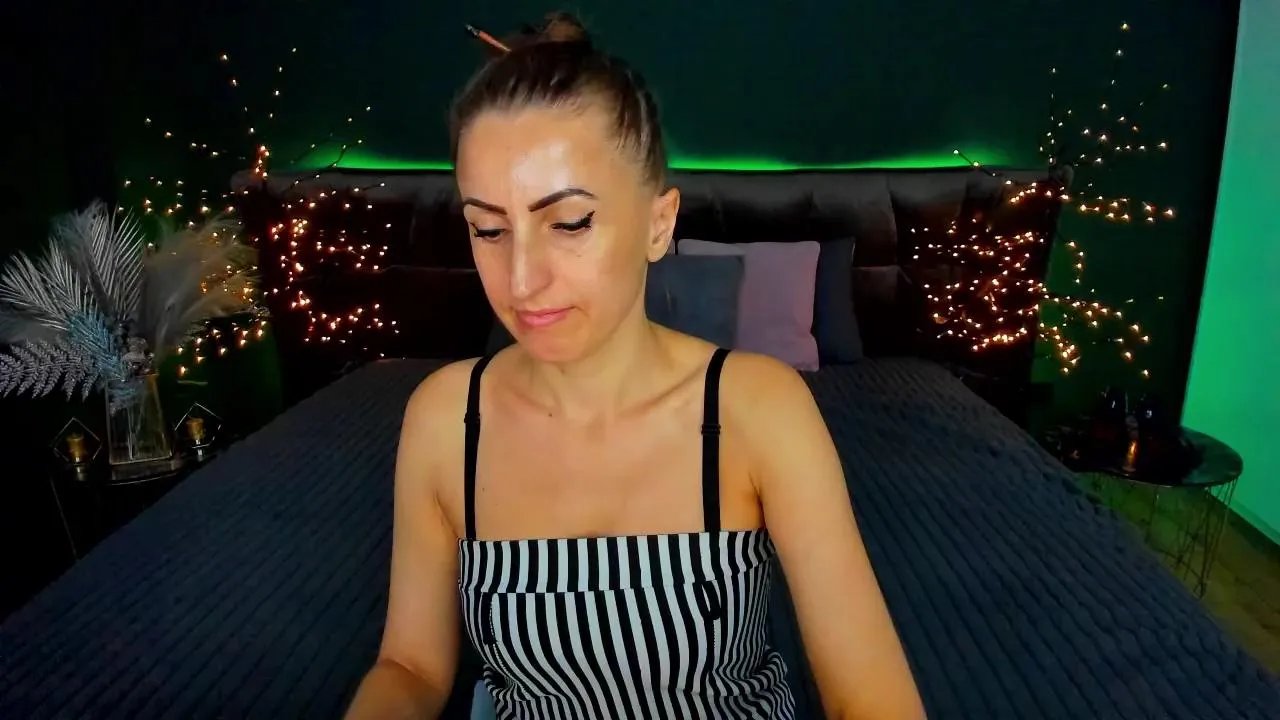 Offline Rebeca_Diamond on Cam4