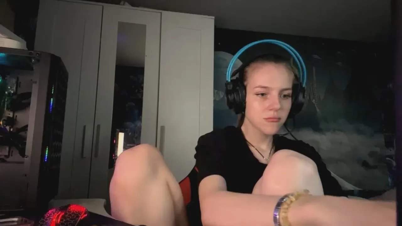 Offline ReynaCoppage on Cam4