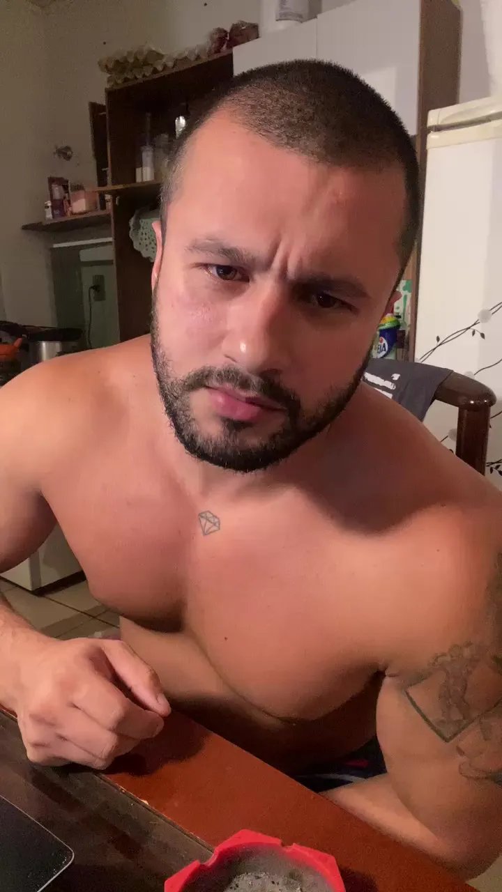 Offline Romaninhoo on Cam4