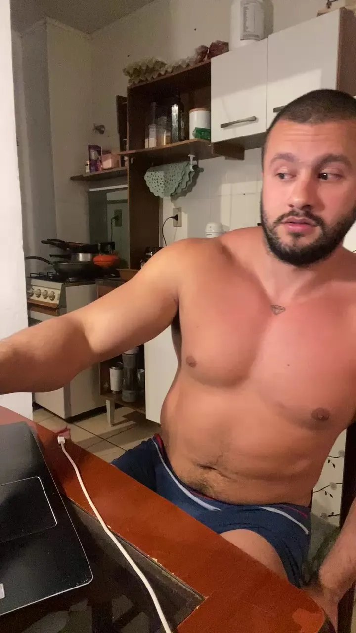 Offline Romaninhoo on Cam4