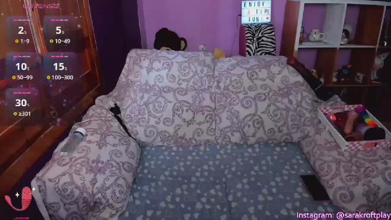 Offline SaraKroft on Cam4