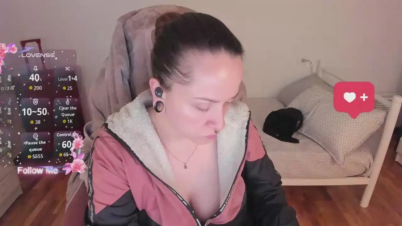 Offline scarletsam on Cam4