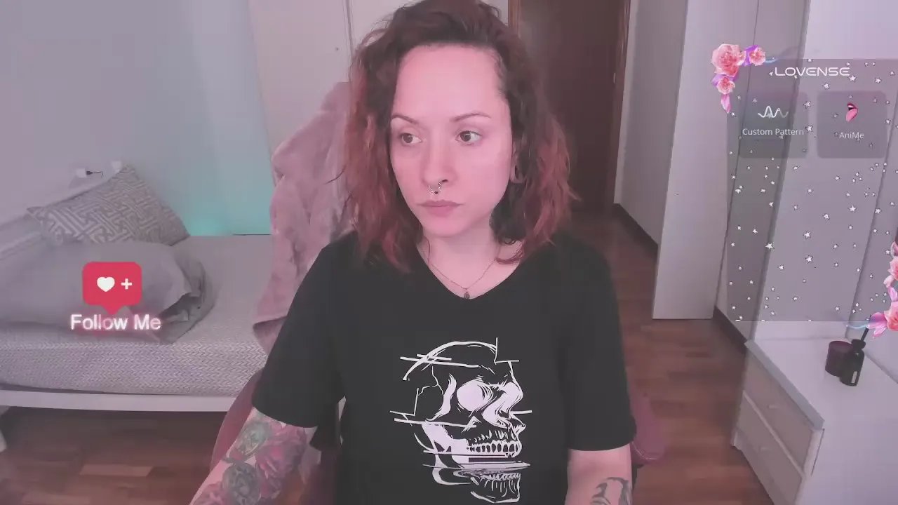 Offline scarletsam on Cam4