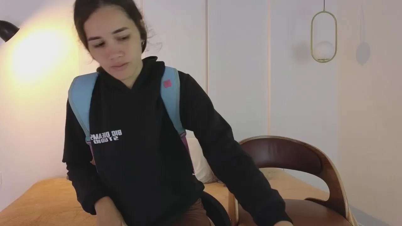 Offline sexychanell_18 on Cam4