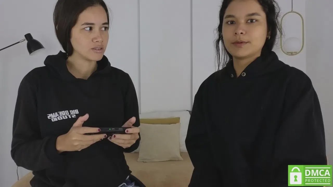 Offline sexychanell_18 on Cam4