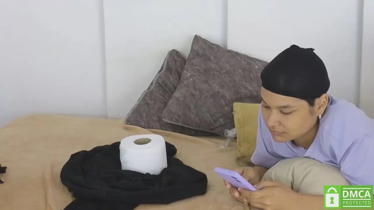 Offline sexychanell_18 on Cam4