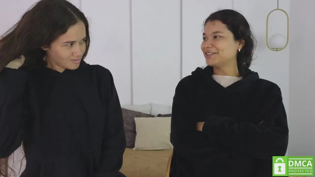 Offline sexychanell_18 on Cam4