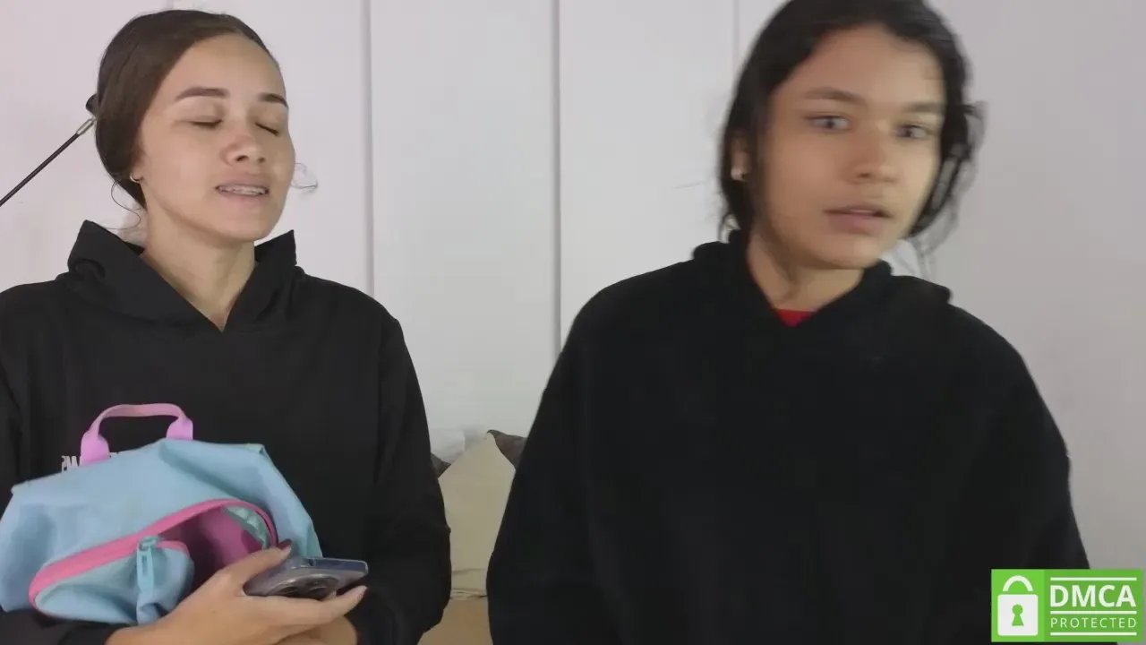 Offline sexychanell_18 on Cam4