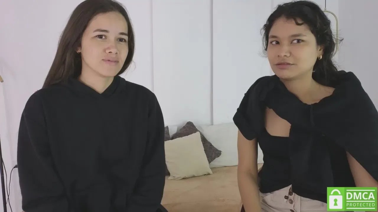 Offline sexychanell_18 on Cam4