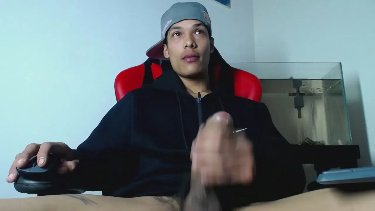 Offline Sexydominator on Cam4