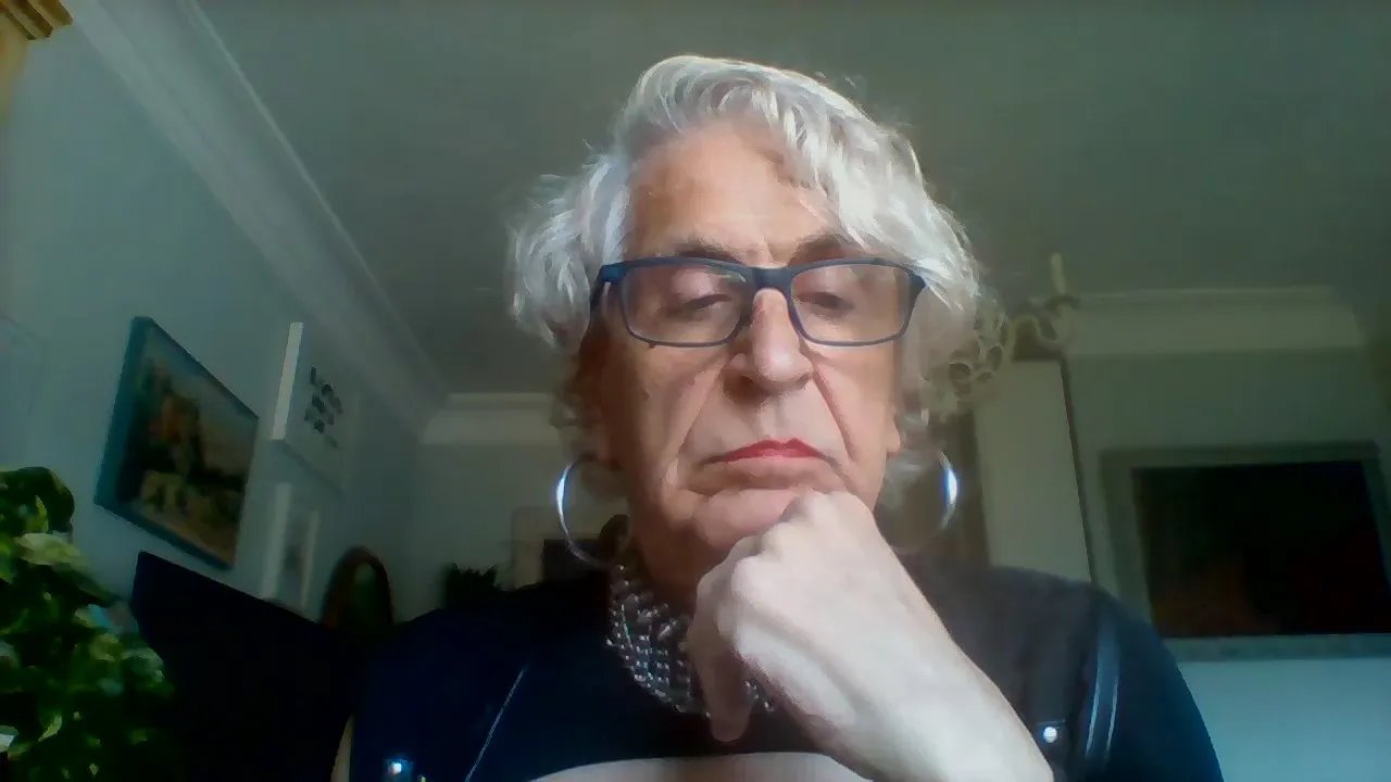 Offline SlutCarla on Cam4