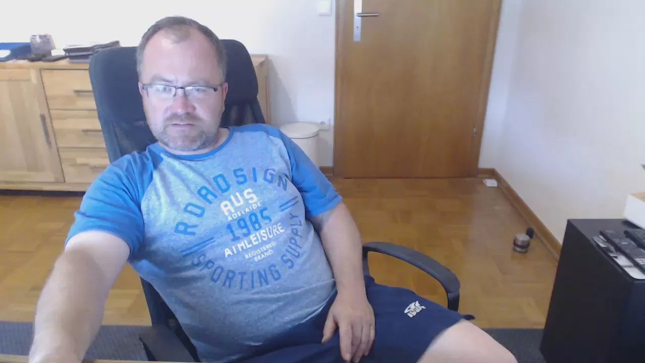 Offline smoro20 on Cam4