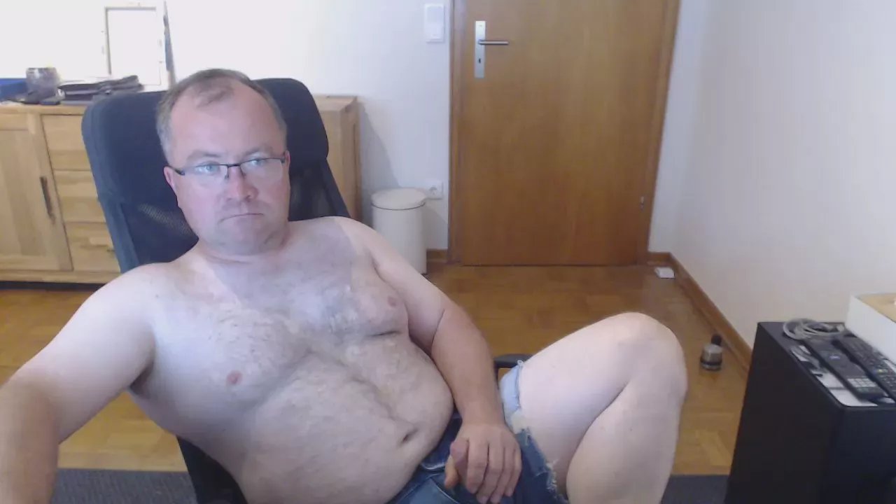 Offline smoro20 on Cam4