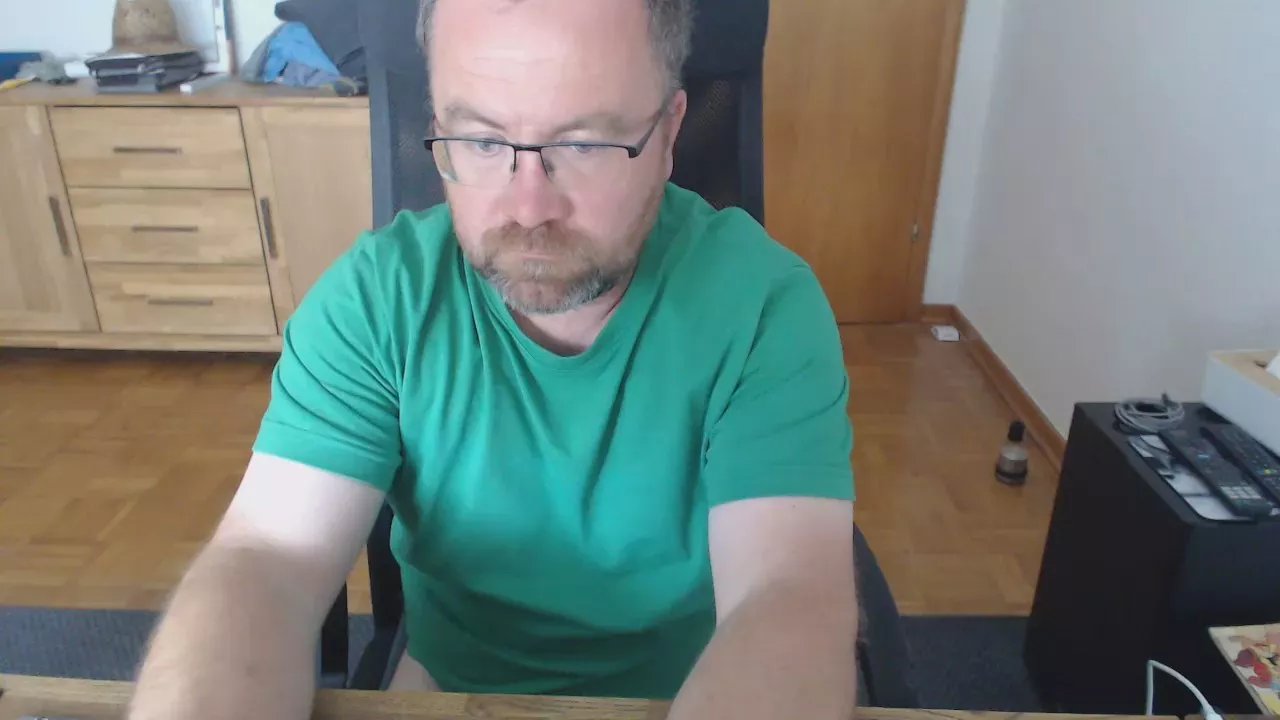 Offline smoro20 on Cam4