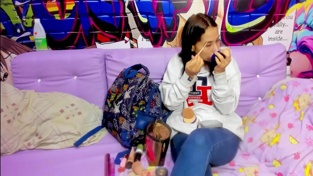 Freechat Snow_Whitee on Cam4