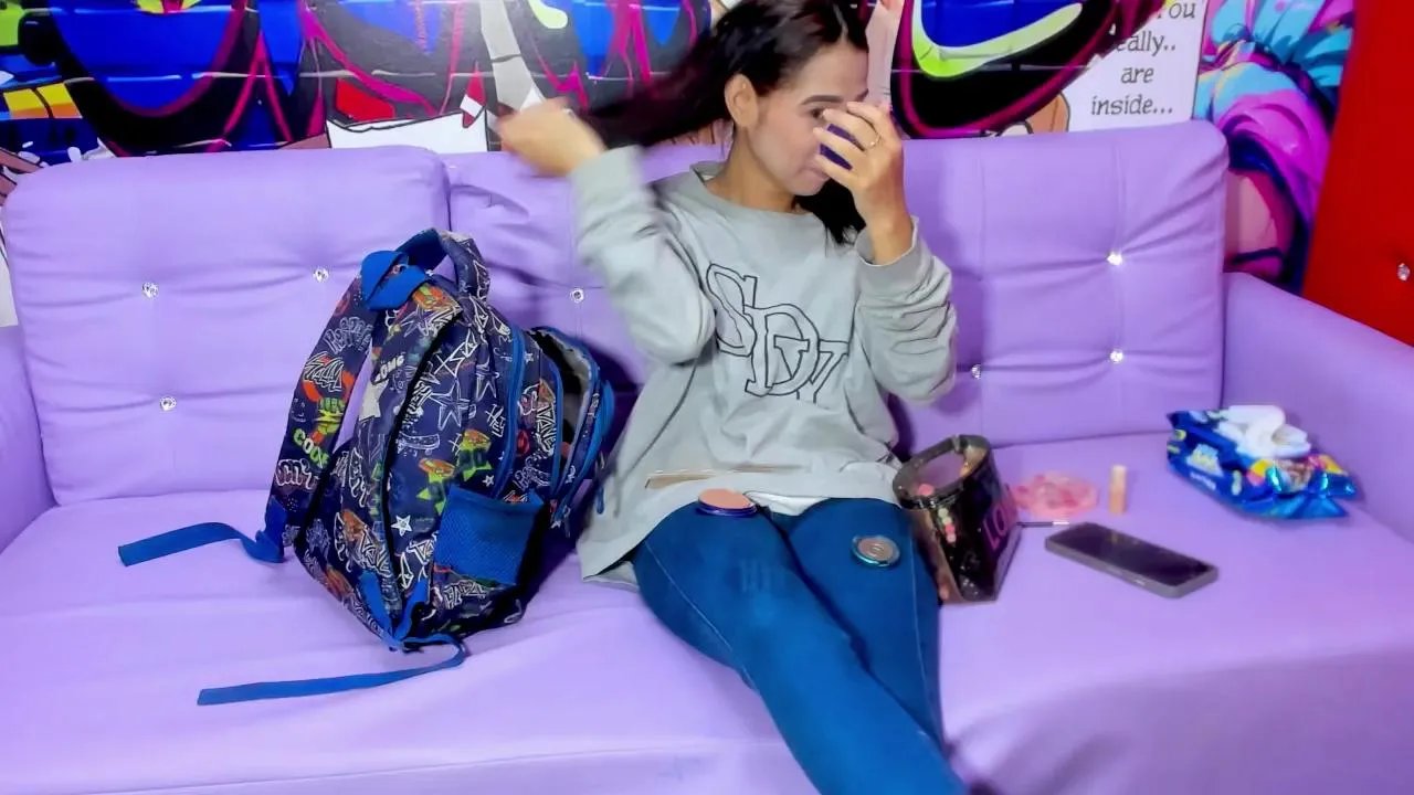 Freechat Snow_Whitee on Cam4