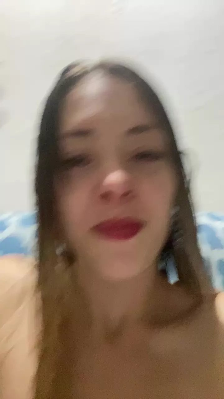 Offline Sol_riquelmee on Cam4