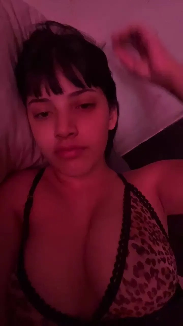 Freechat Solangeflor09 on Cam4