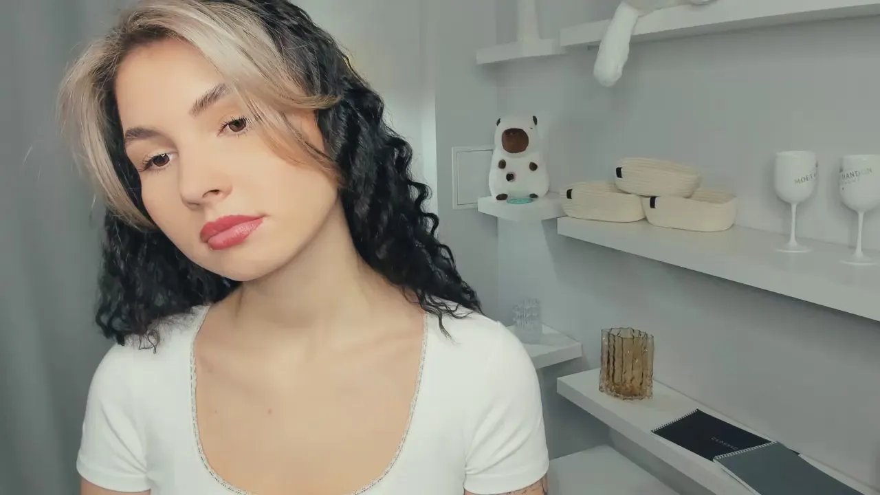 Offline SookAdamski on Cam4