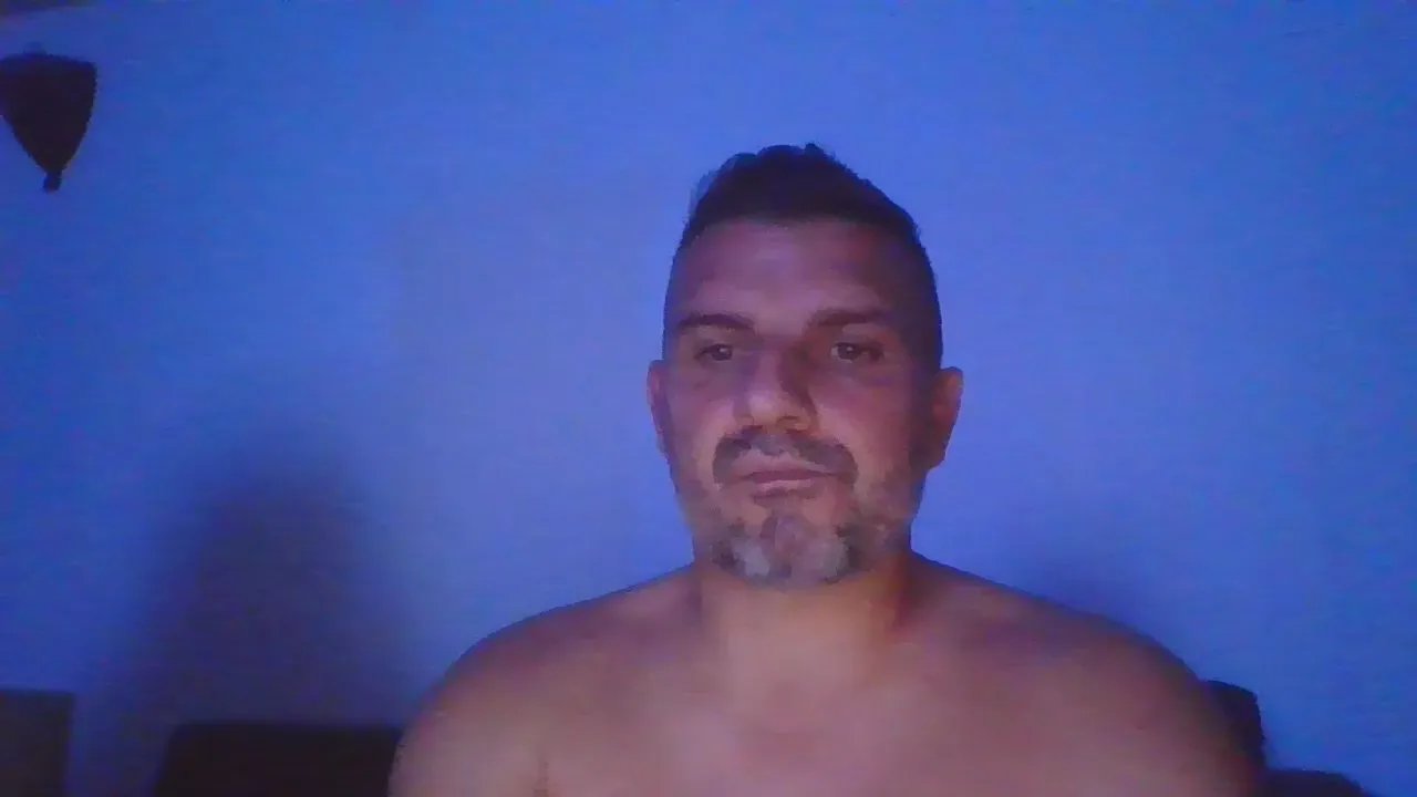 Offline spyk23051977 on Cam4