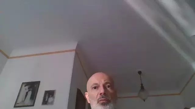 Offline superbody70 on Cam4