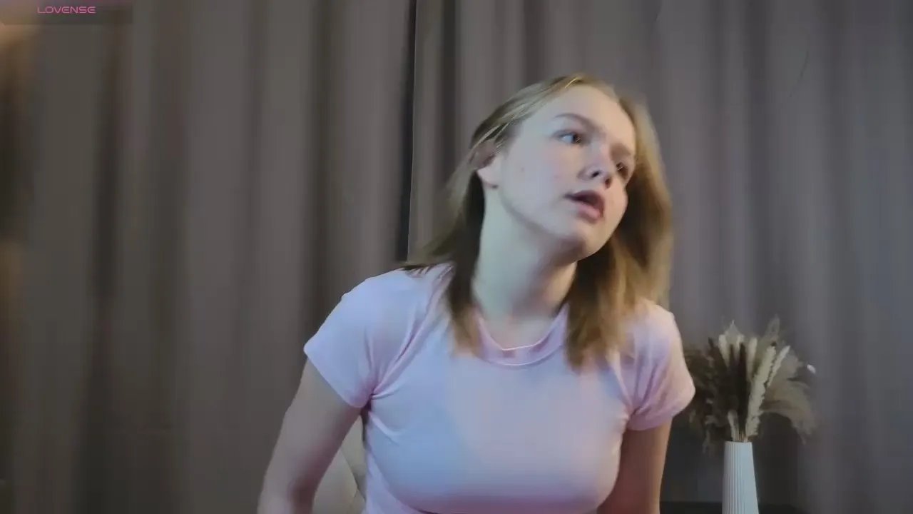 Freechat TawannaRish on Cam4