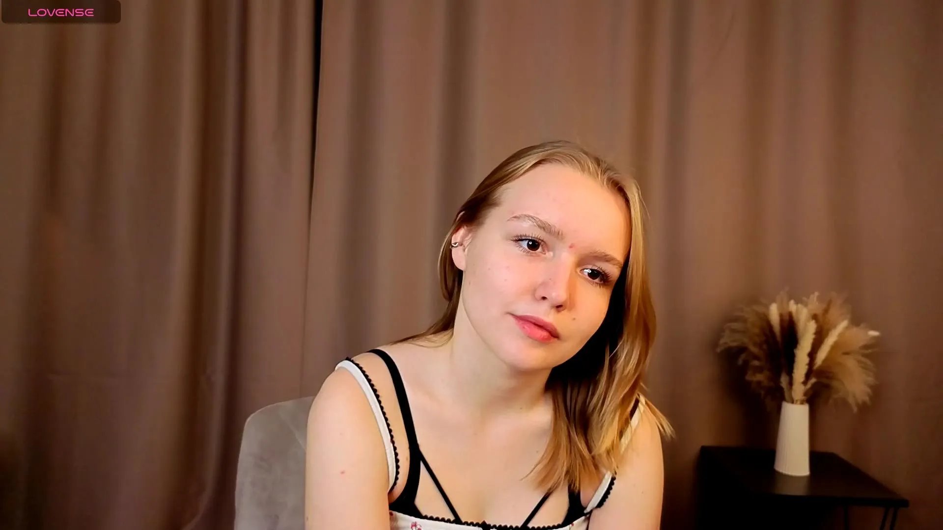 Freechat TawannaRish on Cam4