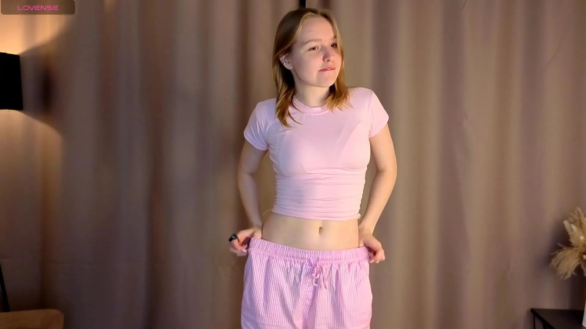 Freechat TawannaRish on Cam4