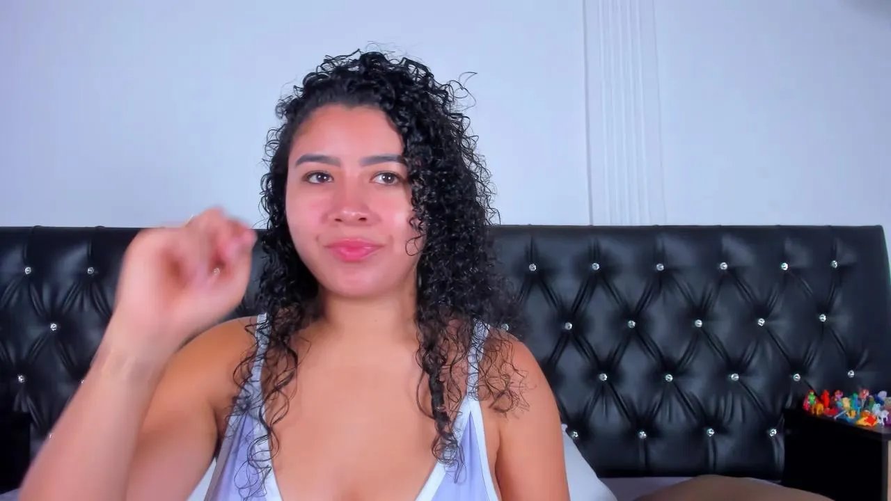 Freechat thara24 on Cam4