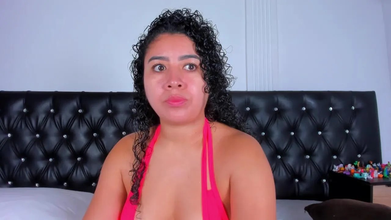 Freechat thara24 on Cam4